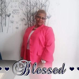 Meet your Posher, Zina